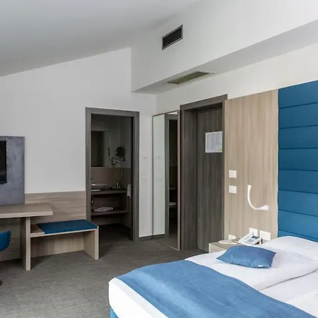 Benacus Panoramic Otel 3*