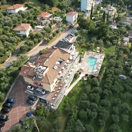 Benacus Panoramic Otel