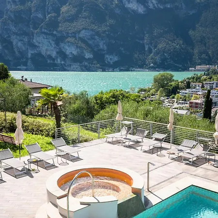 Benacus Panoramic Otel Riva del Garda