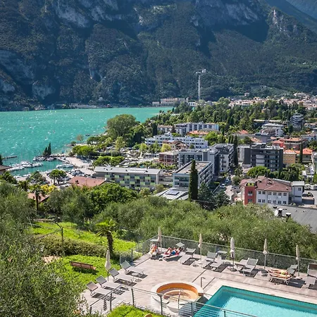 Benacus Panoramic Otel