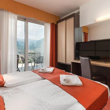 Benacus Panoramic 3*