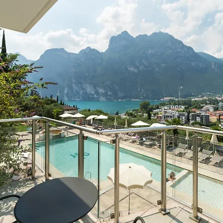 Benacus Panoramic 3*